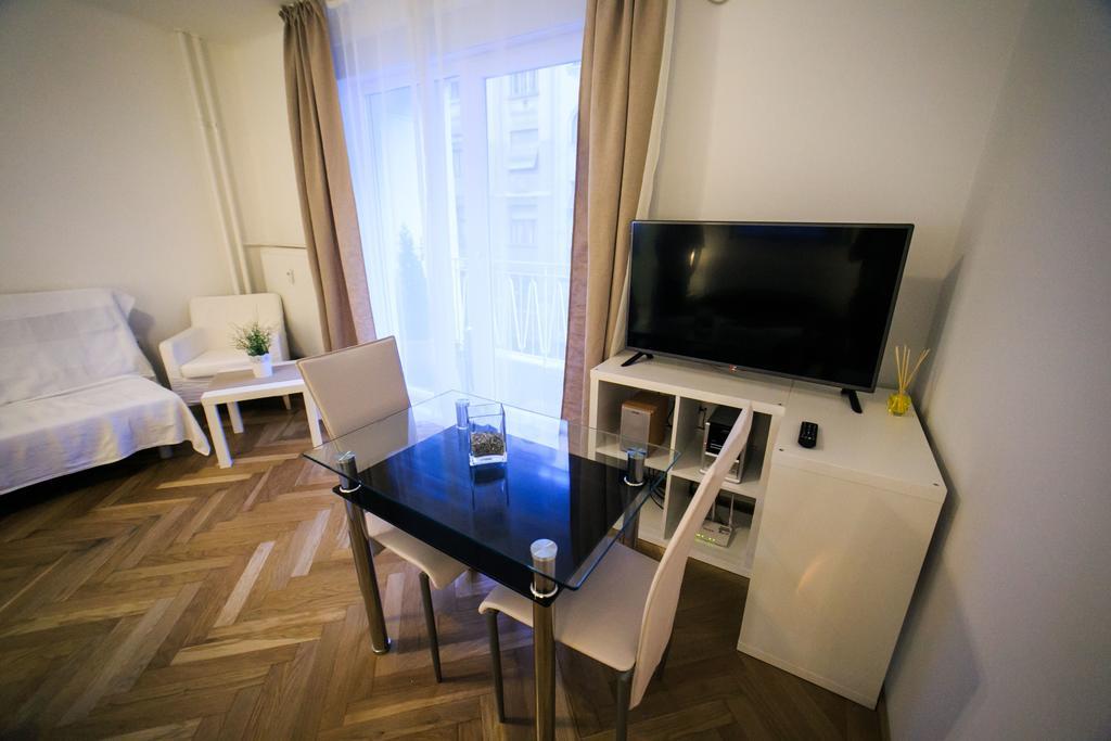 Budapest Downtown Apartments With Balcony & Optional Garage & Restaurant In The Building חדר תמונה